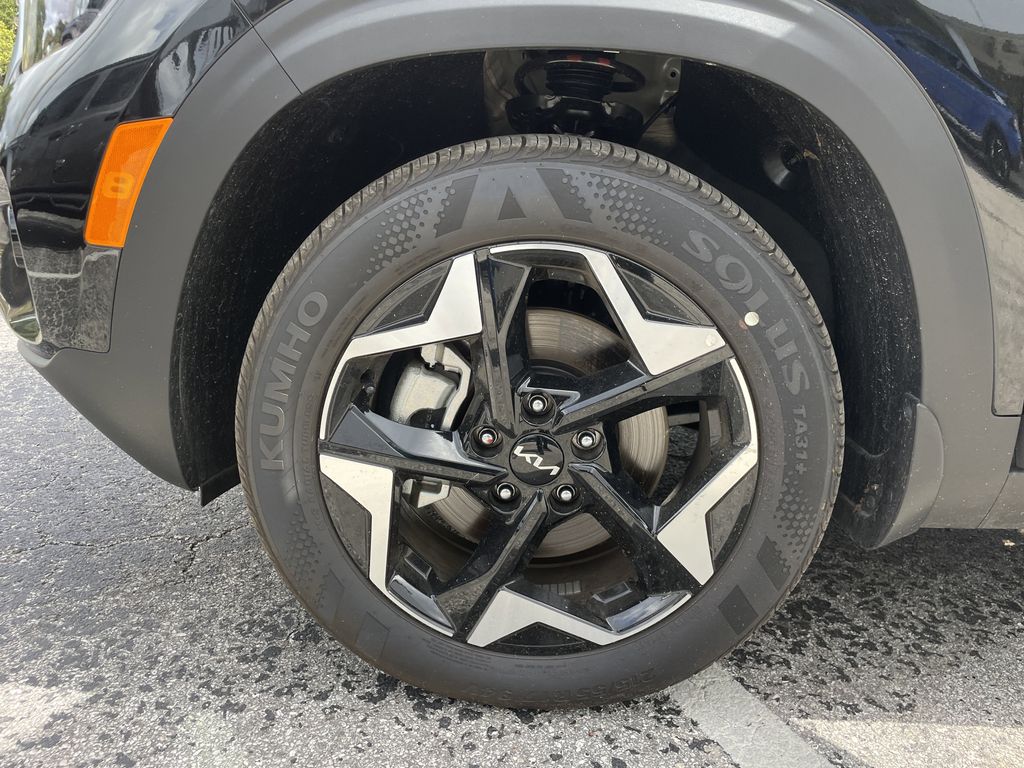 new 2025 Kia Seltos car, priced at $26,708