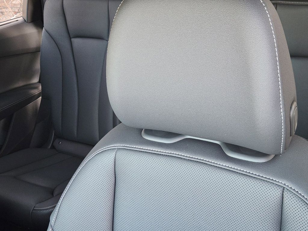 new 2025 Audi Q7 car, priced at $77,840