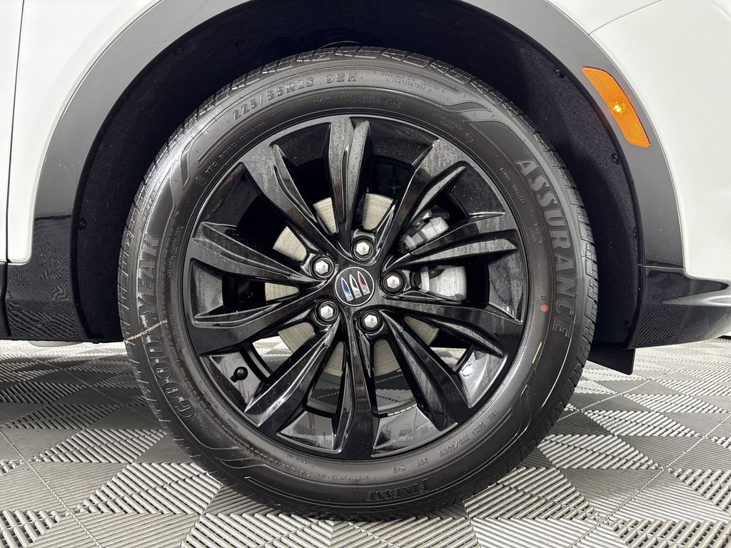 new 2025 Buick Envista car, priced at $29,075