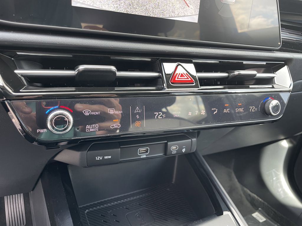 new 2025 Kia Niro car, priced at $33,084