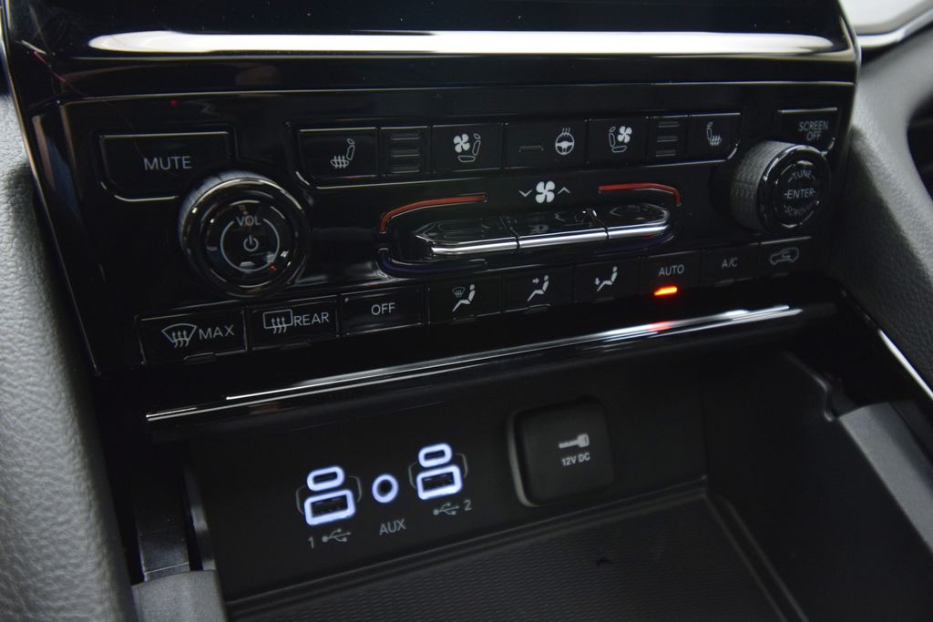 new 2024 Jeep Grand Cherokee L car, priced at $65,451