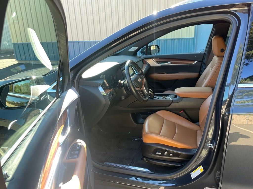 used 2021 Cadillac XT5 car, priced at $30,950