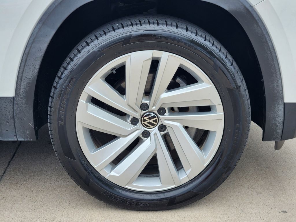 used 2021 Volkswagen Atlas Cross Sport car, priced at $26,222