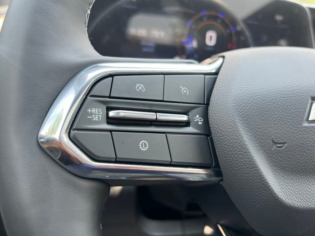 new 2025 Chevrolet Equinox car, priced at $40,370