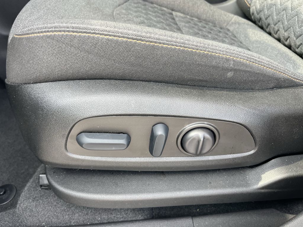 used 2022 Chevrolet Equinox car, priced at $20,991