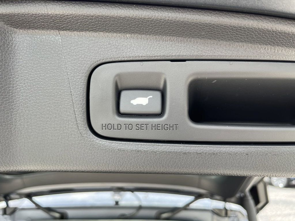 new 2025 Honda CR-V Hybrid car, priced at $40,795