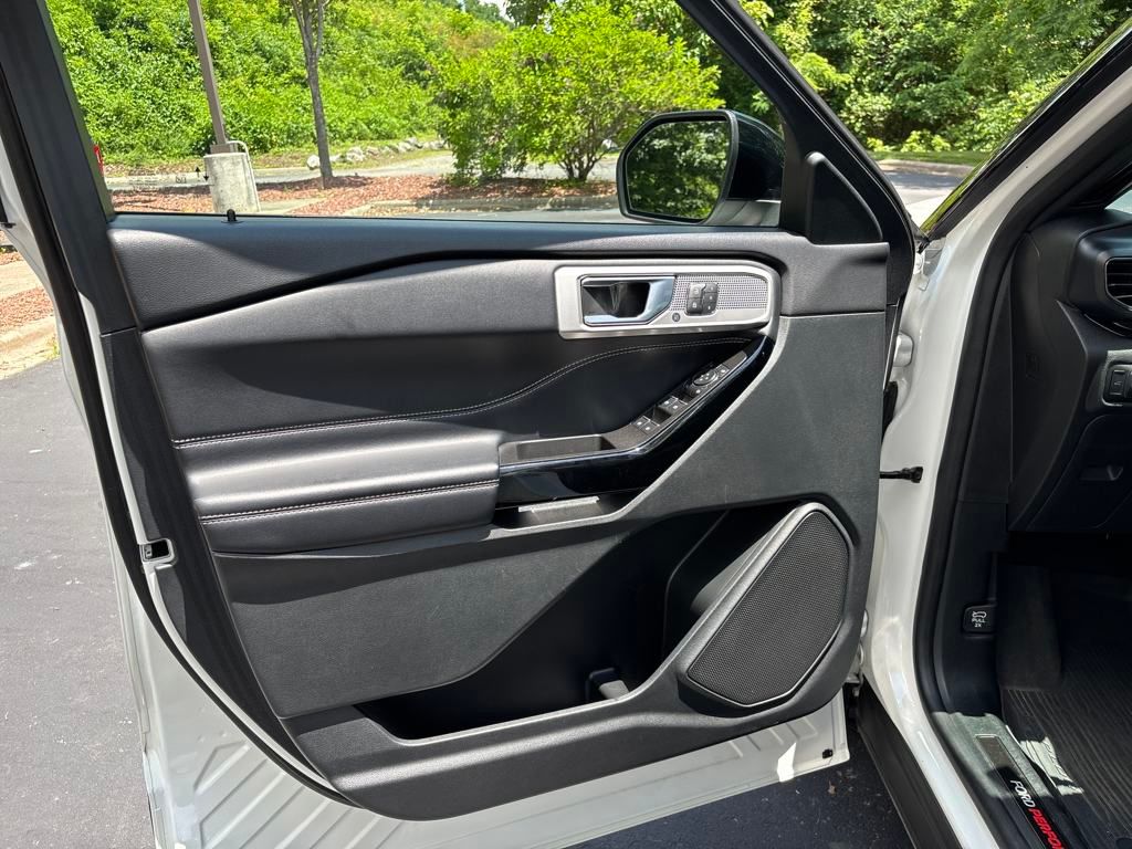 used 2022 Ford Explorer car, priced at $40,000