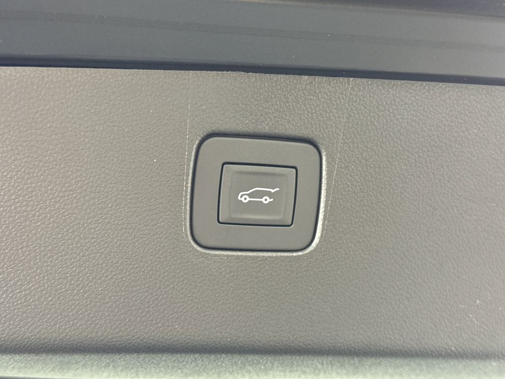new 2025 Buick Envista car, priced at $31,085