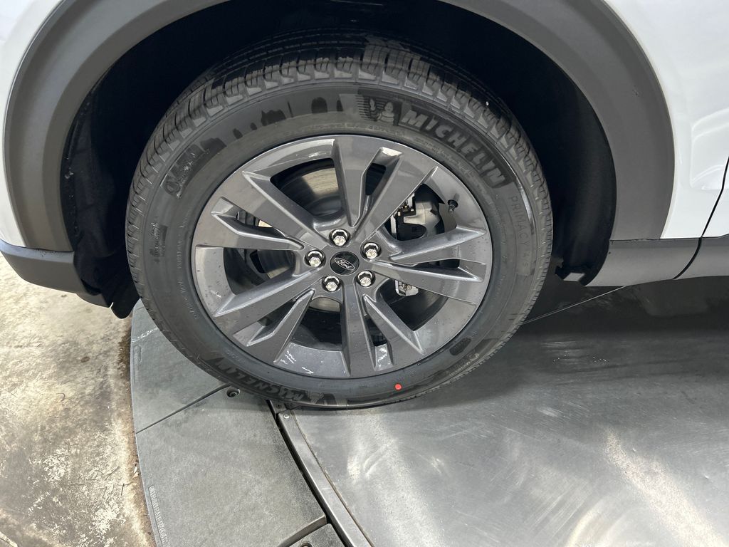 new 2025 Ford Explorer car, priced at $45,826