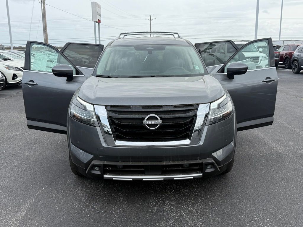 new 2024 Nissan Pathfinder car, priced at $40,475