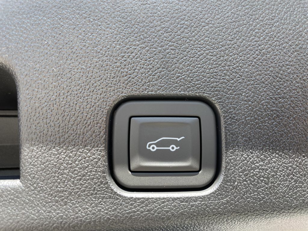 new 2026 Chevrolet Traverse car, priced at $38,835