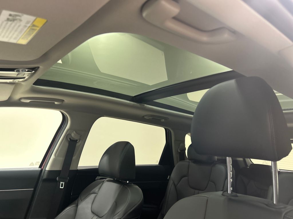 new 2025 Kia Sorento car, priced at $38,602