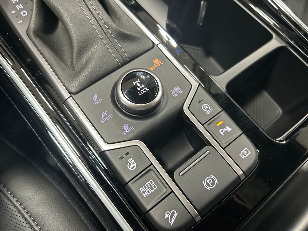 new 2025 Kia Sorento car, priced at $44,714