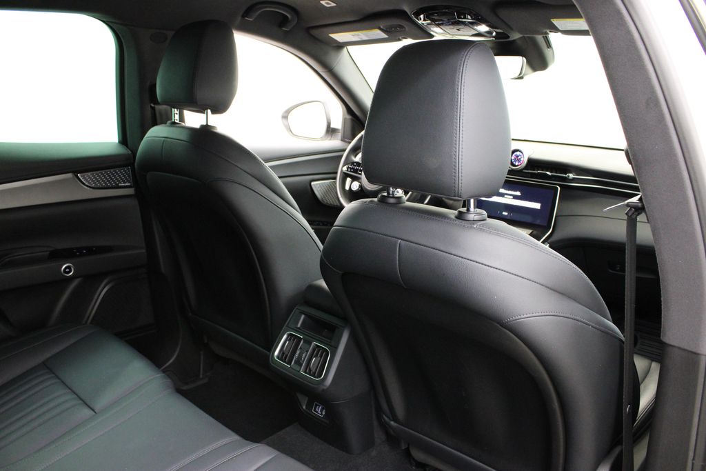 used 2024 Maserati Grecale car, priced at $39,999