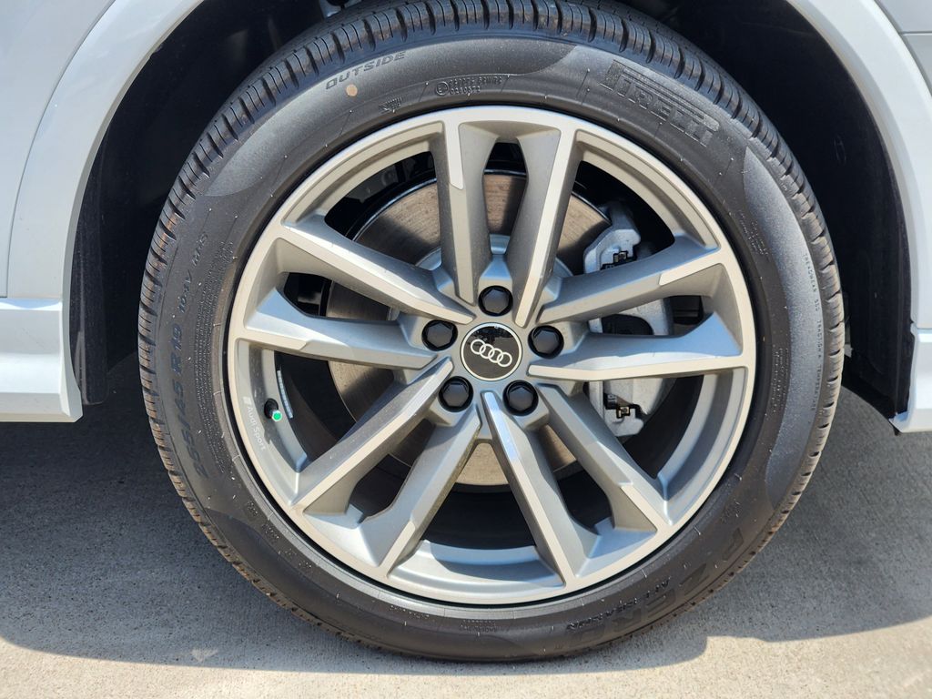 new 2025 Audi Q3 car, priced at $45,515