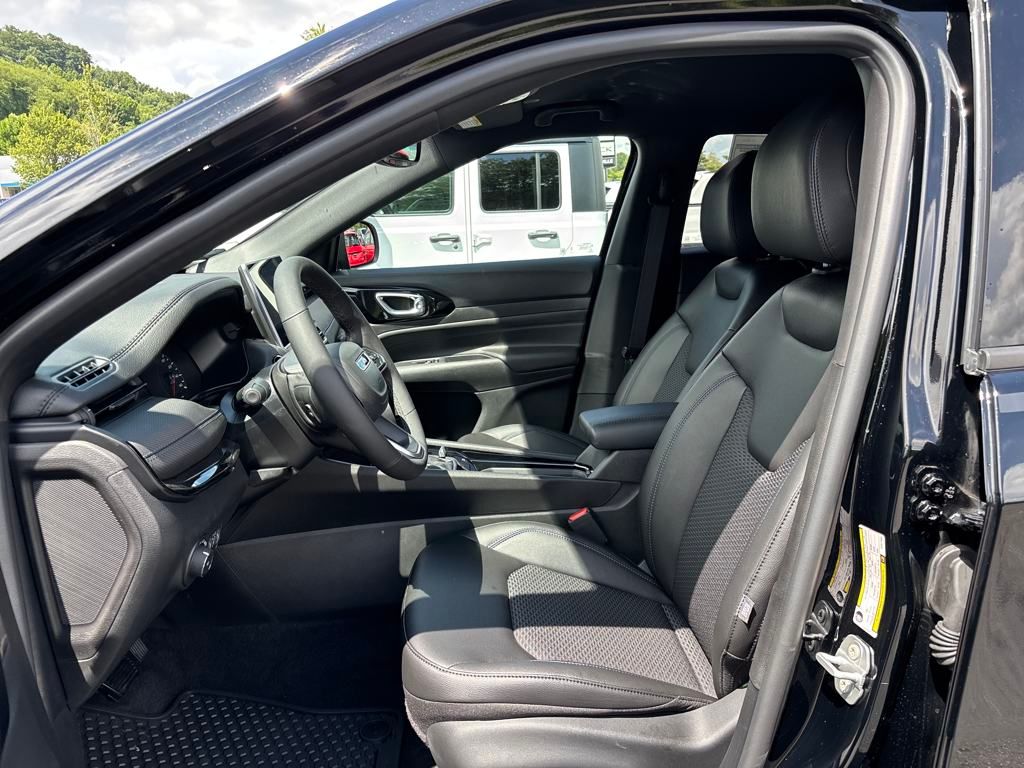 new 2025 Jeep Compass car