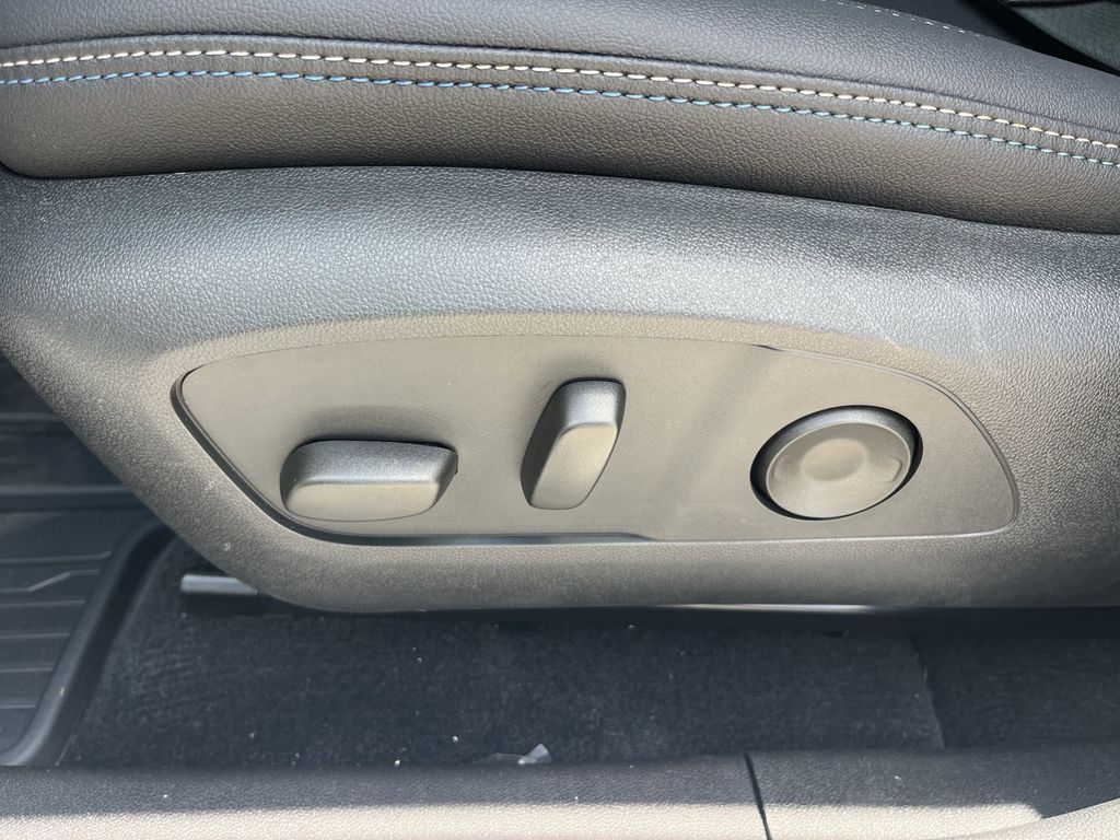 new 2025 Chevrolet Equinox EV car, priced at $38,573