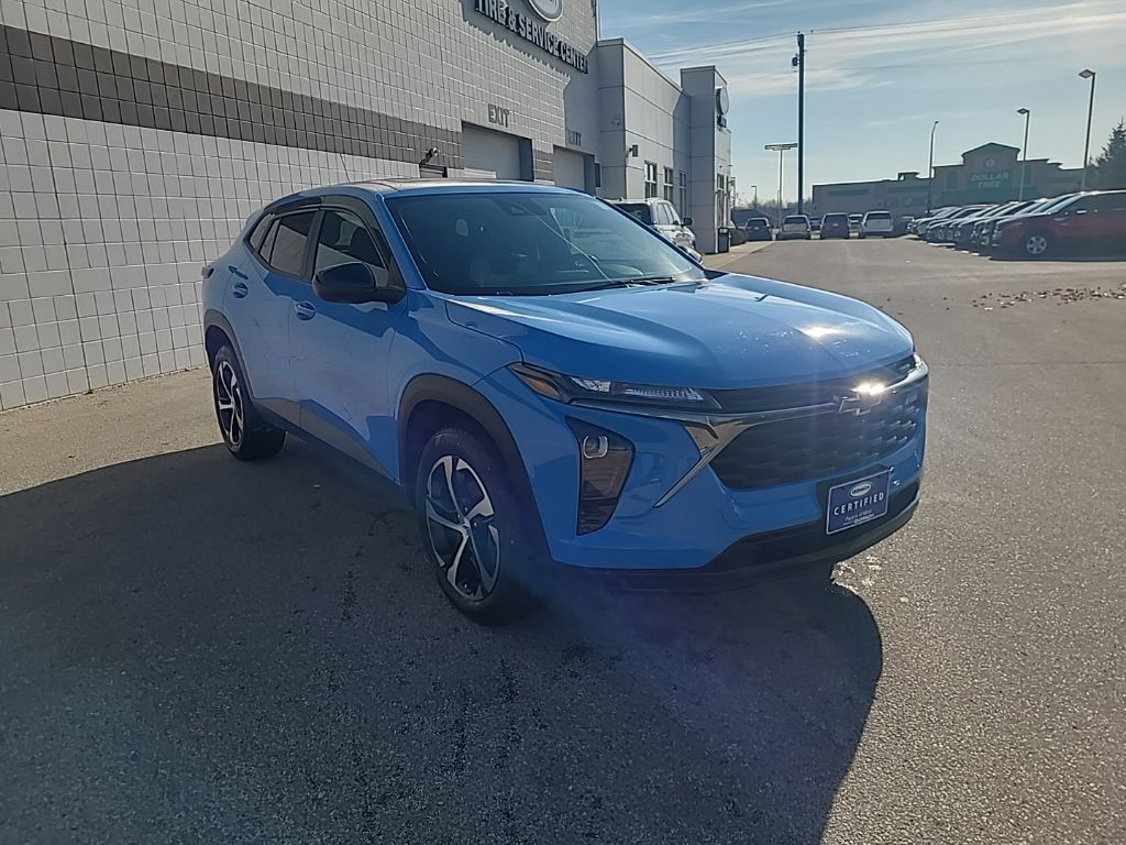 used 2024 Chevrolet Trax car, priced at $21,146