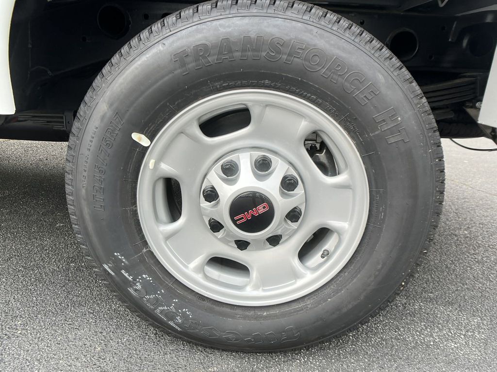 new 2024 GMC Sierra 2500HD car, priced at $54,218