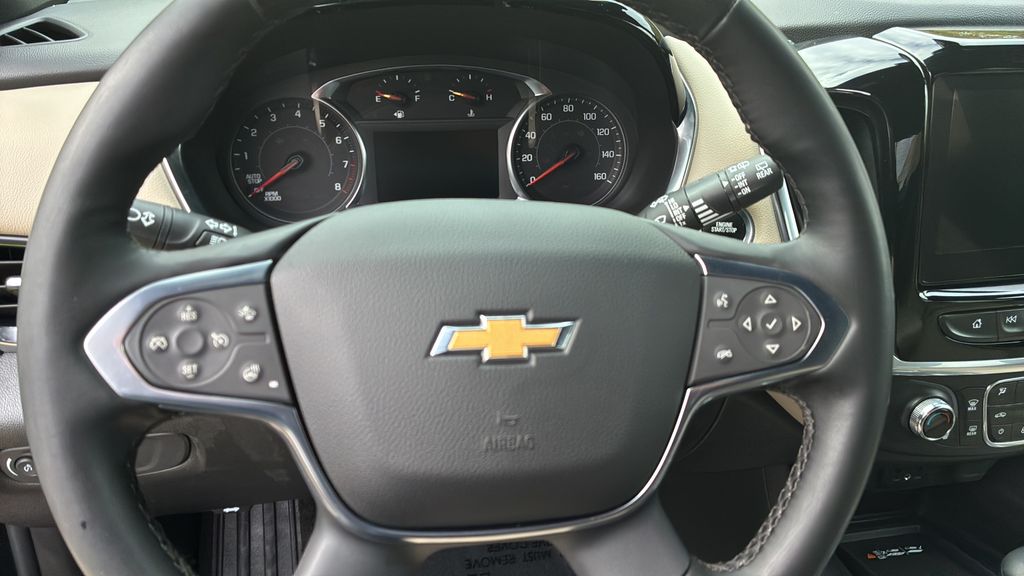 used 2023 Chevrolet Traverse car, priced at $33,900
