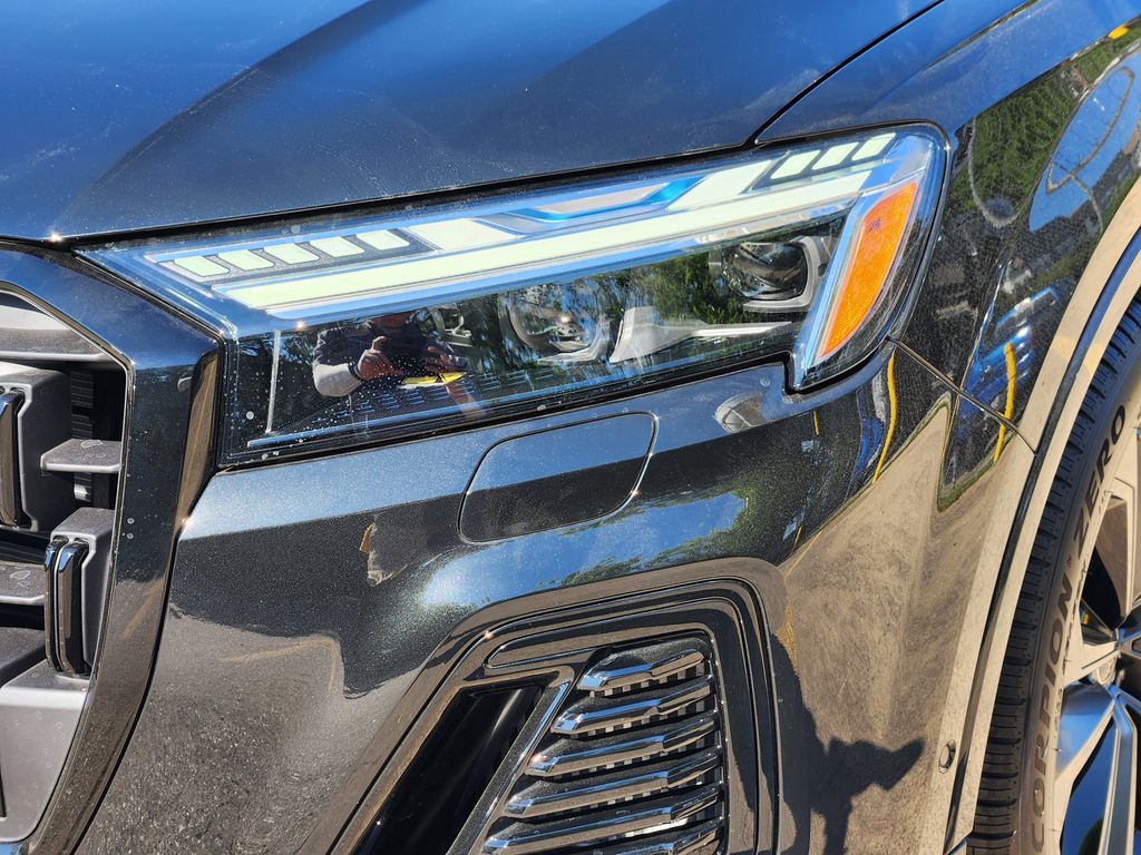 new 2025 Audi Q7 car, priced at $83,750