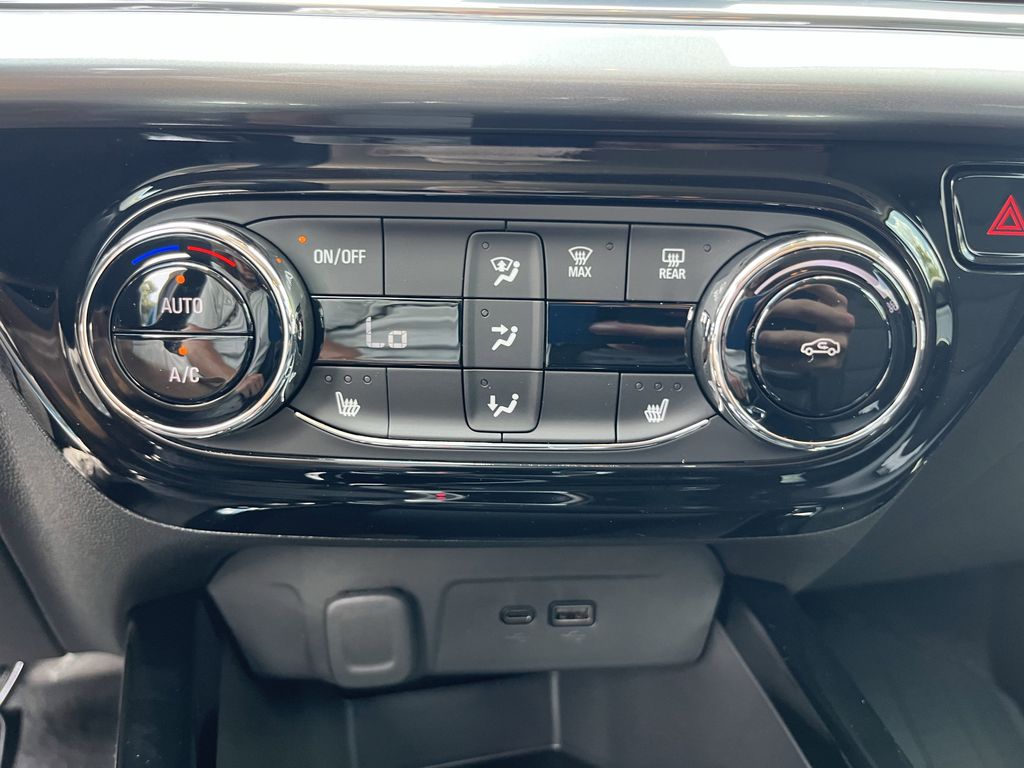 new 2025 Chevrolet Trax car, priced at $22,728