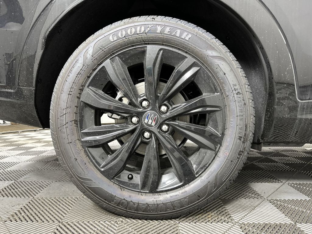 new 2025 Buick Envista car, priced at $29,570