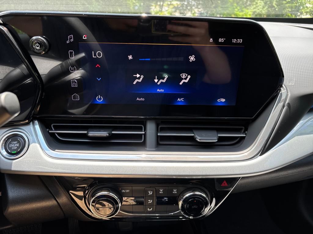 new 2025 Chevrolet Trax car, priced at $24,095