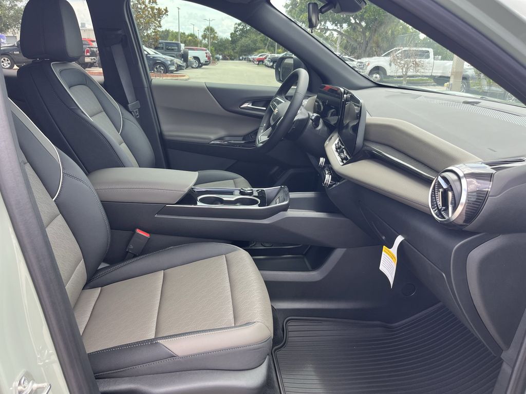 new 2026 Chevrolet Equinox car, priced at $31,383