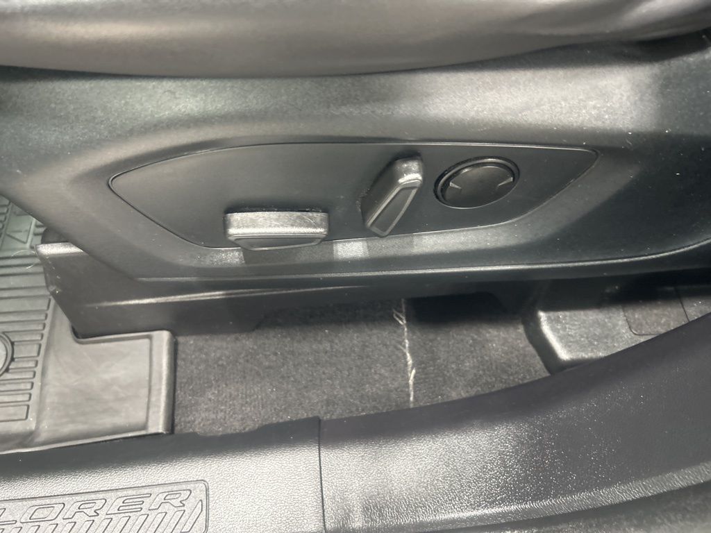 used 2022 Ford Explorer car, priced at $31,056