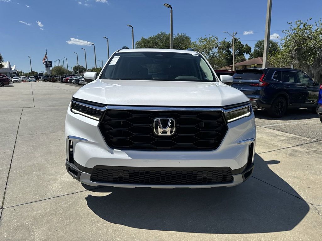 new 2025 Honda Pilot car, priced at $49,405