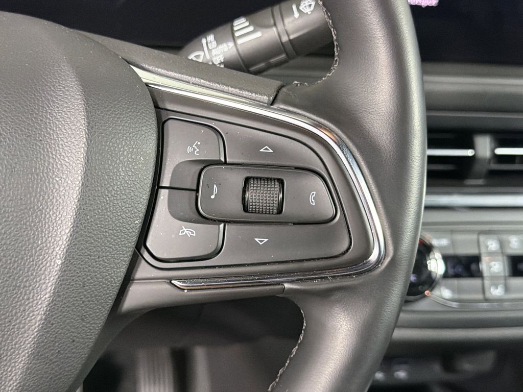 new 2025 Buick Envista car, priced at $24,280