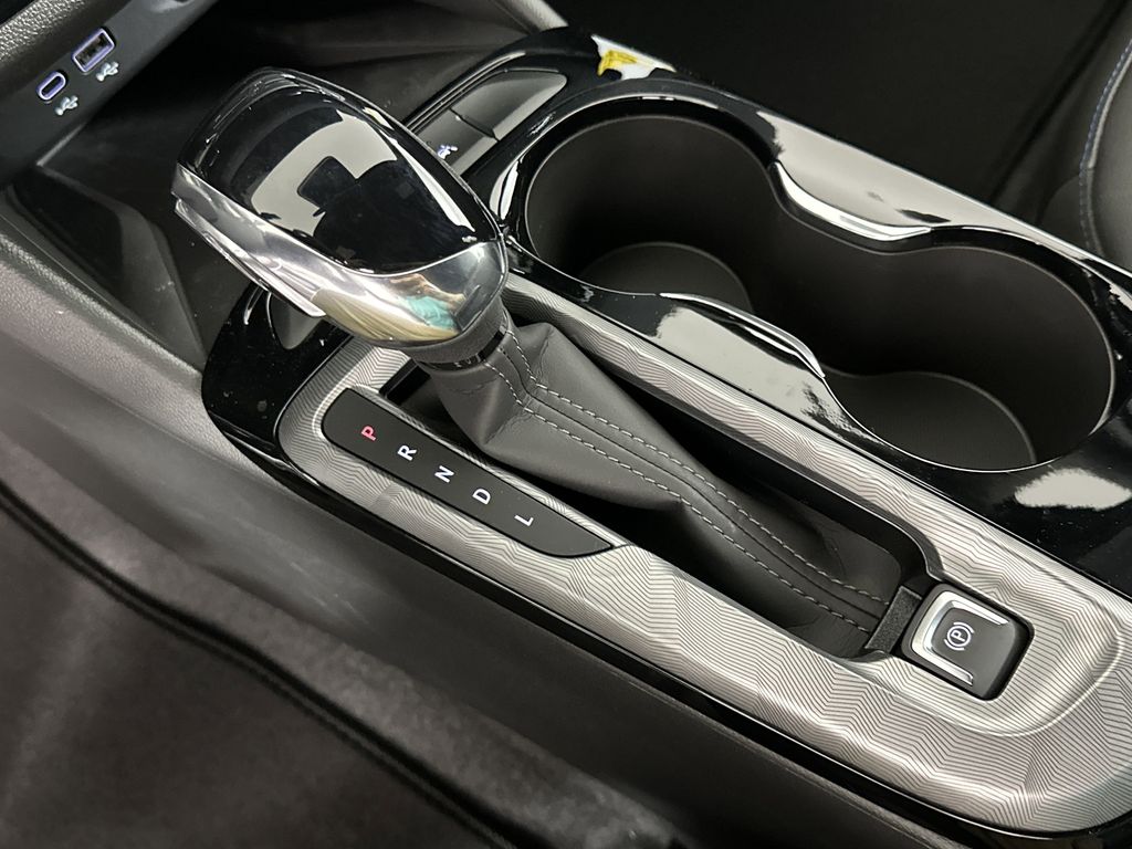 new 2025 Buick Envista car, priced at $29,570