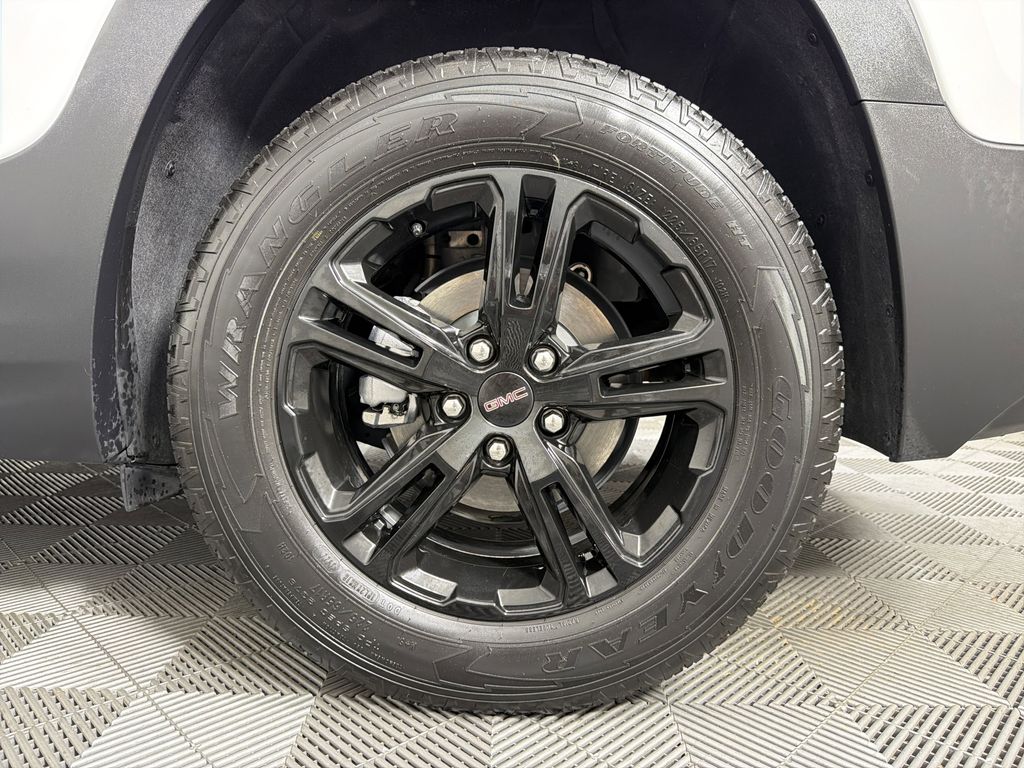 used 2023 GMC Terrain car, priced at $27,555