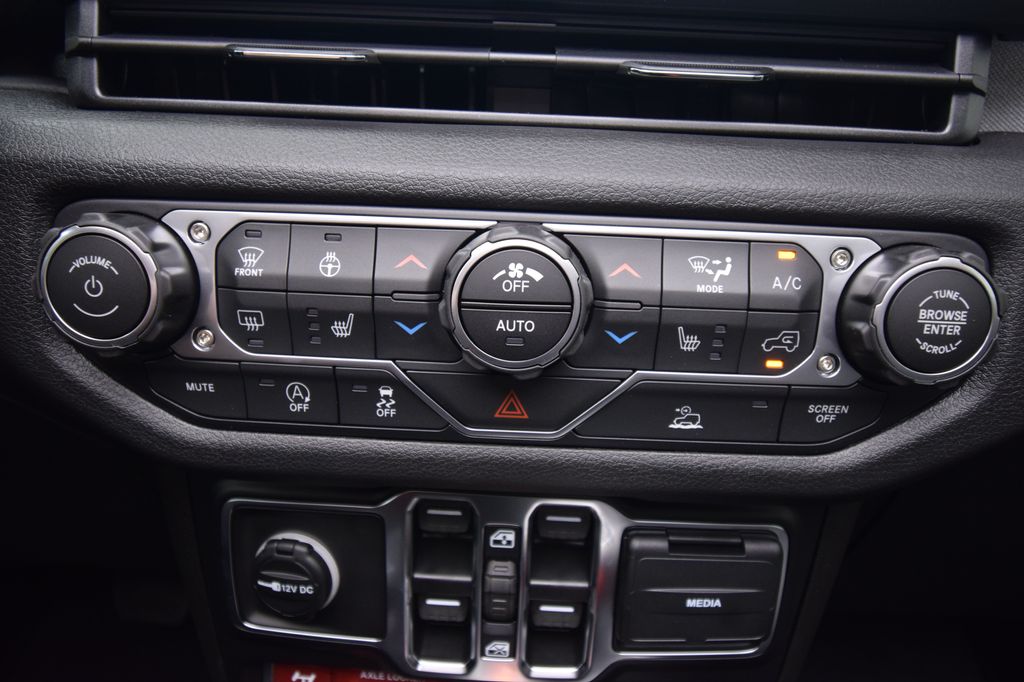 new 2025 Jeep Wrangler car, priced at $52,088