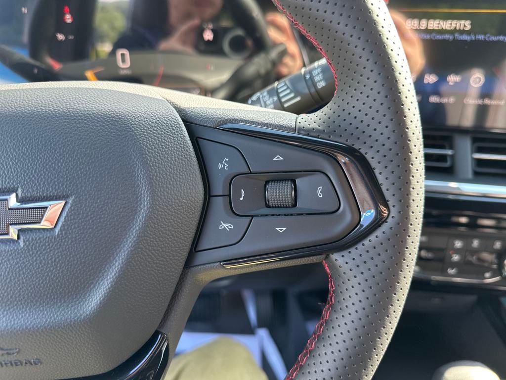 new 2025 Chevrolet Trax car, priced at $26,290