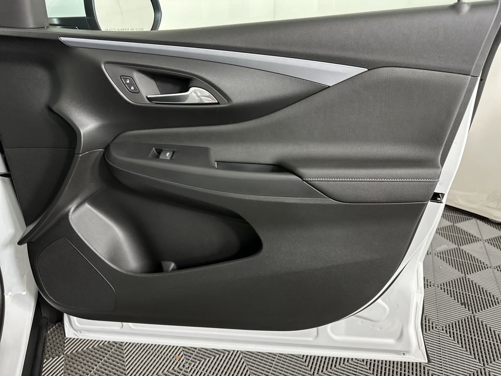 new 2025 Buick Envista car, priced at $24,695