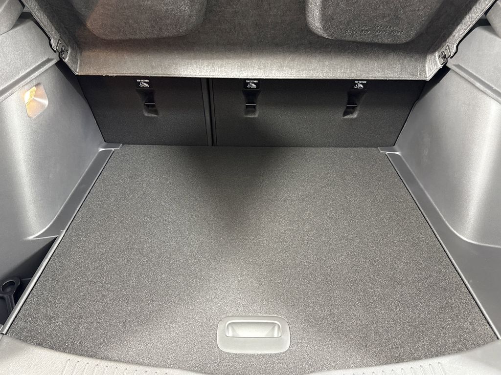 new 2025 Buick Envista car, priced at $27,375