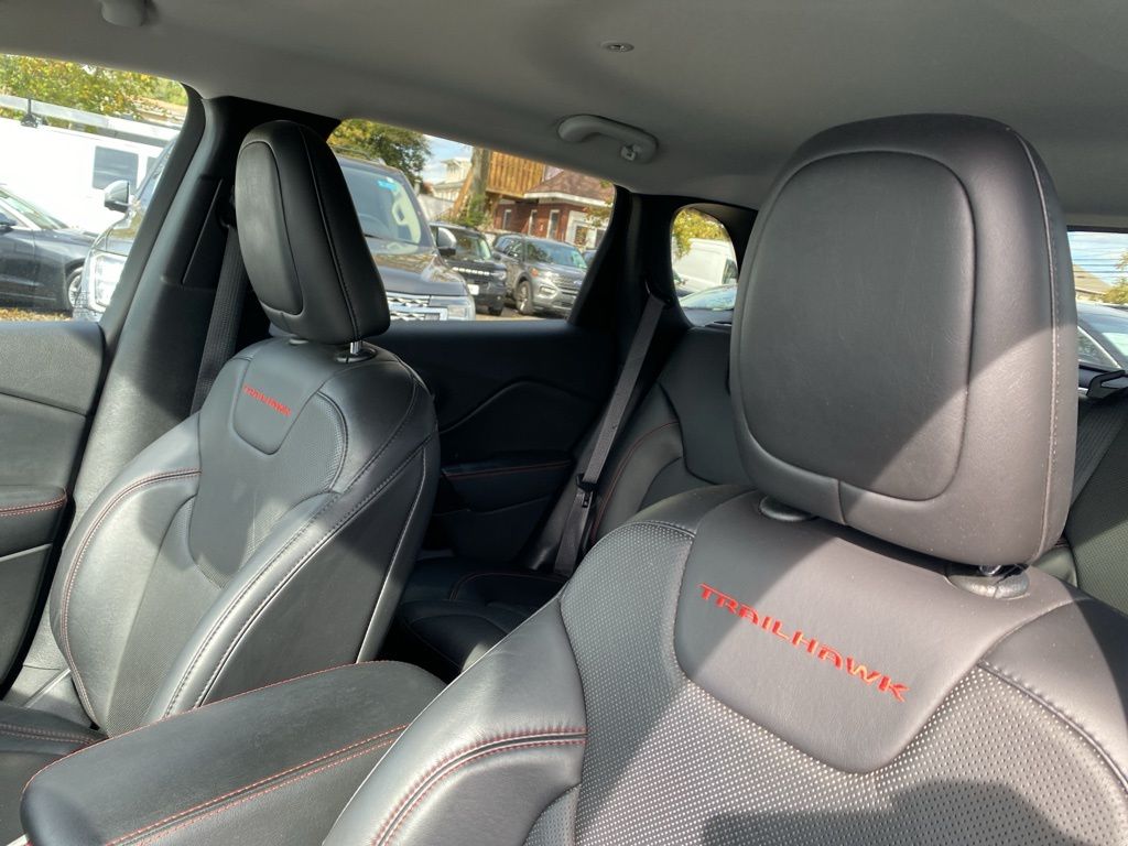 used 2019 Jeep Cherokee car, priced at $18,995