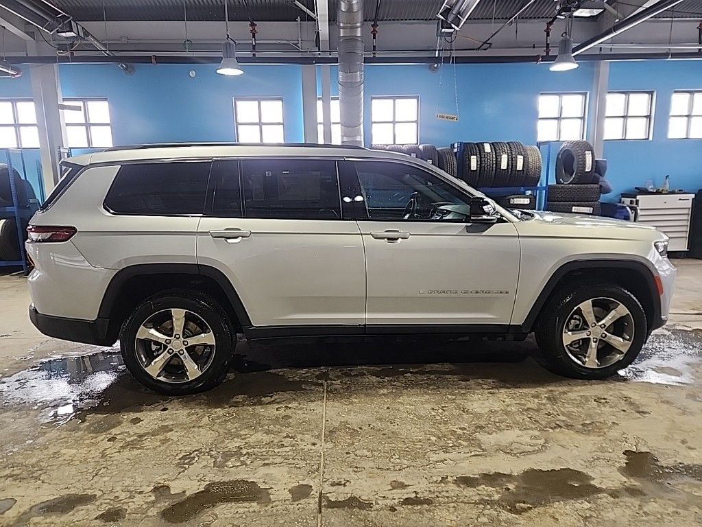 new 2024 Jeep Grand Cherokee L car, priced at $44,920