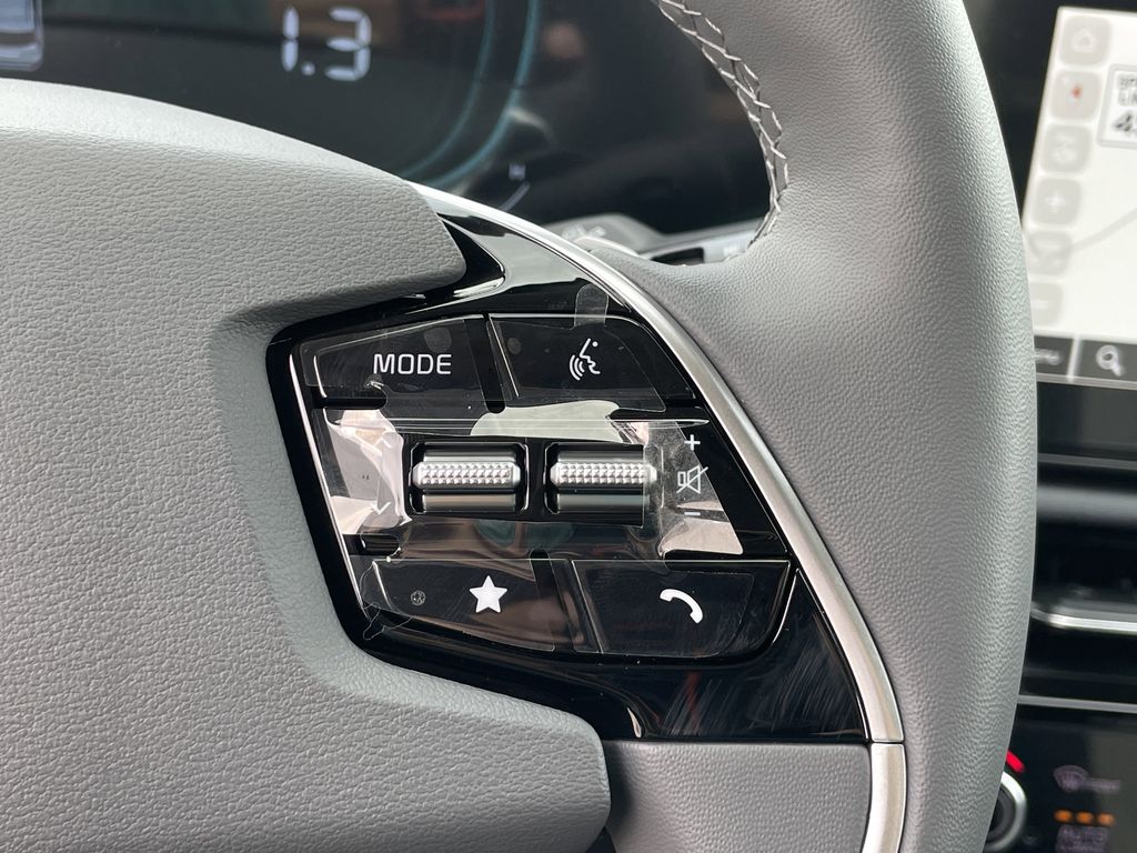 new 2025 Kia Niro car, priced at $33,003