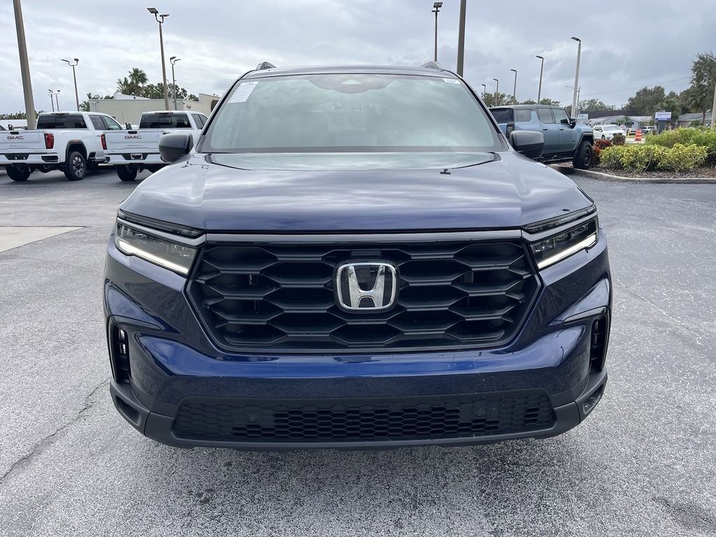 new 2025 Honda Pilot car, priced at $43,695