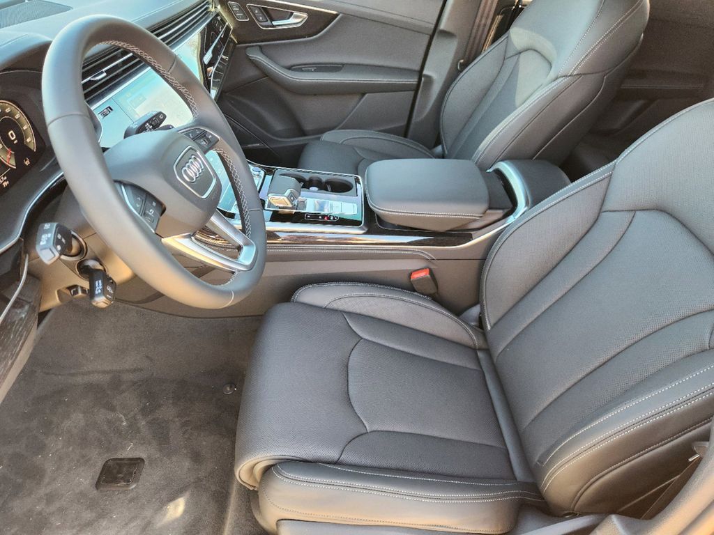 new 2025 Audi Q7 car, priced at $92,350