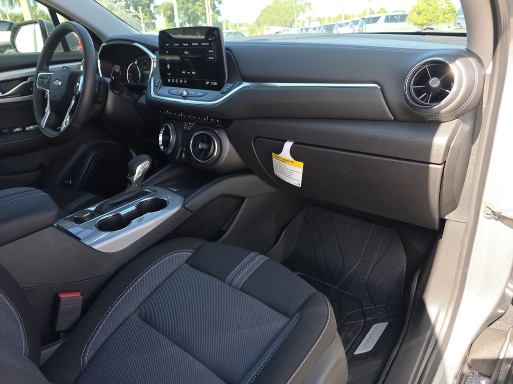 new 2025 Chevrolet Blazer car, priced at $35,295