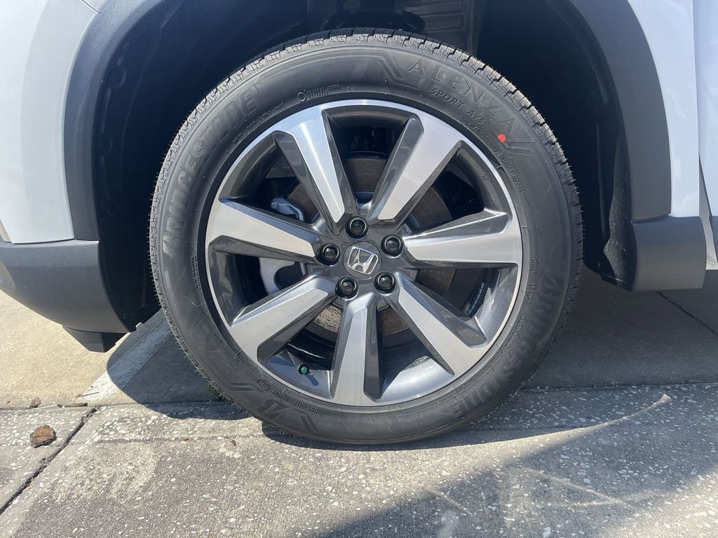 new 2025 Honda Pilot car, priced at $49,488
