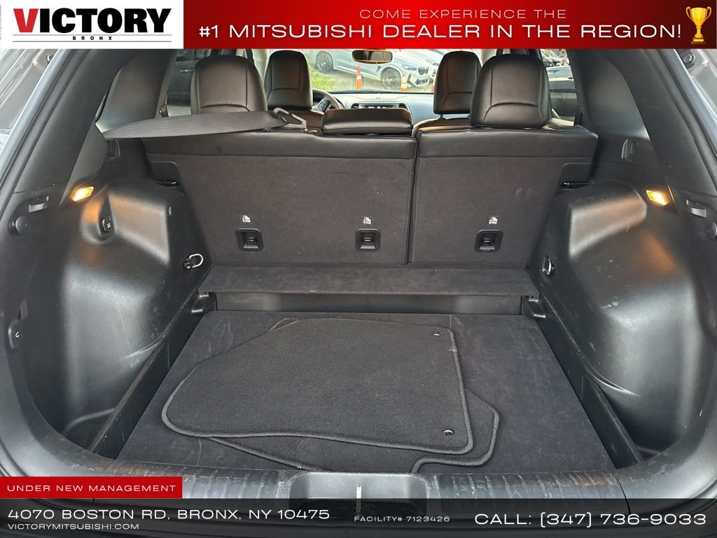 used 2023 Jeep Cherokee car, priced at $17,999