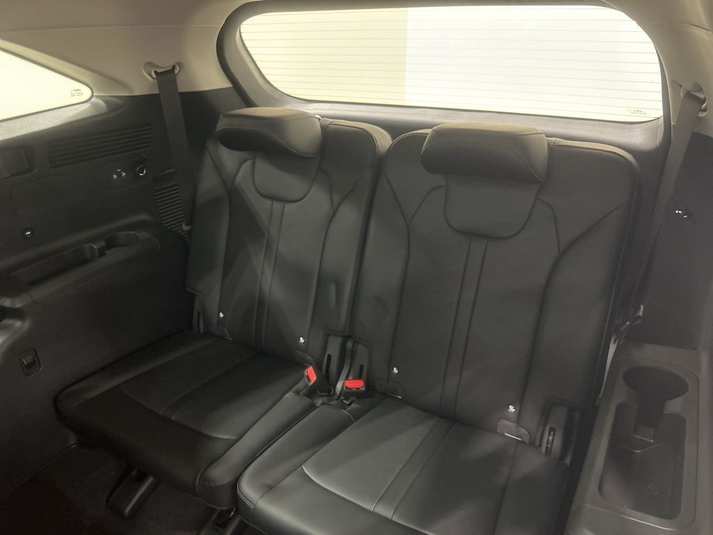 new 2025 Kia Sorento car, priced at $39,010