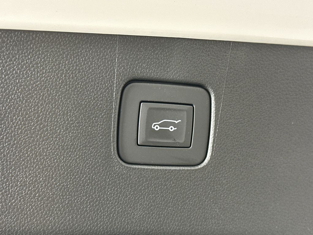 new 2025 Buick Envista car, priced at $29,374