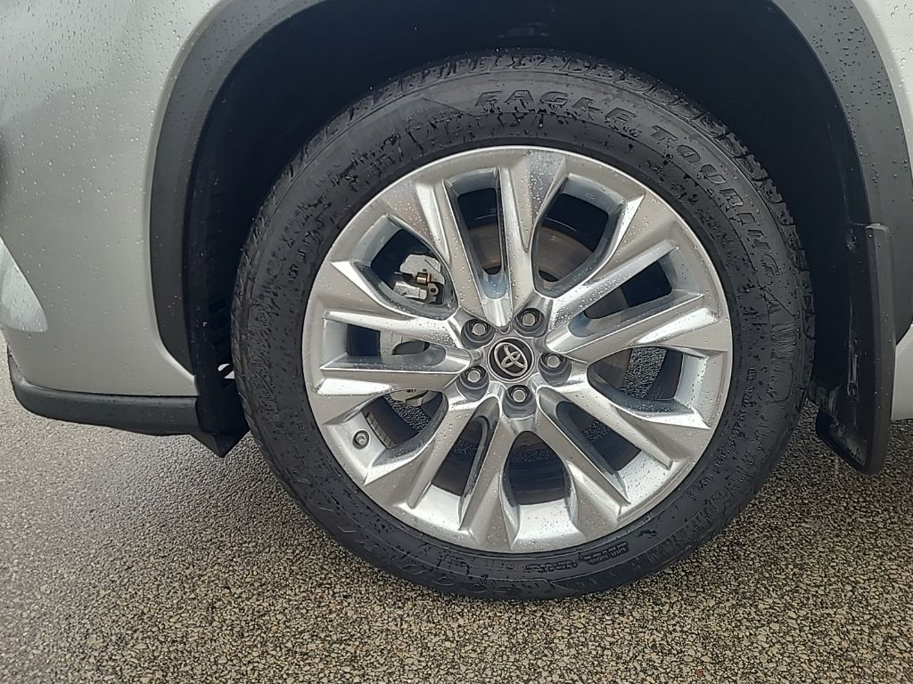 used 2021 Toyota Highlander car, priced at $41,209