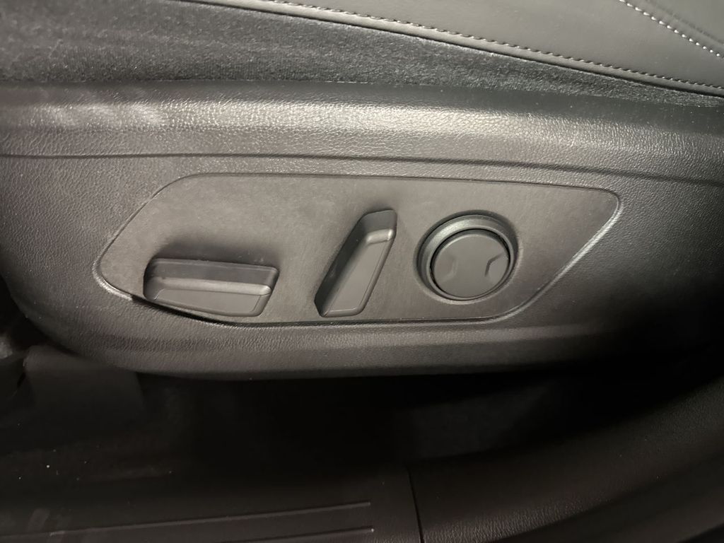new 2025 Kia Sorento car, priced at $39,911